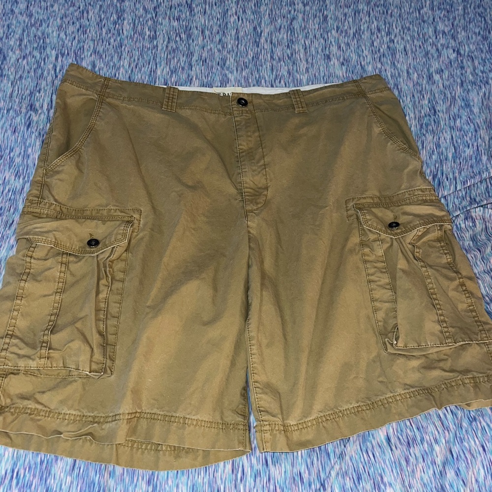 TRUE NATION 6 Pocket Cotton Cargo Shorts. Big and Tall.   Size 46. Lightly worn.